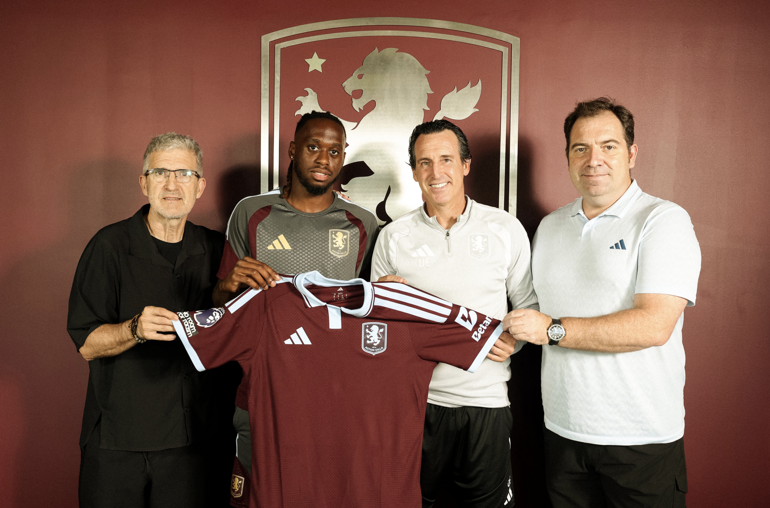 Aaron Wan-Bissaka rejoint Aston Villa : le Léopard retrouve la Premier League